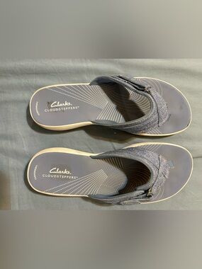 Clarks Cloudsteppers Women's Gray Navy Fabric Flip Flop Sandals
